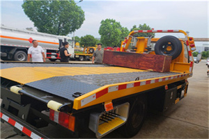 麻山附近拖车电话号码服务